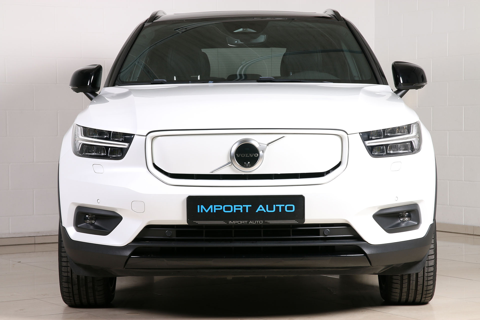 Volvo XC40 - Image 1